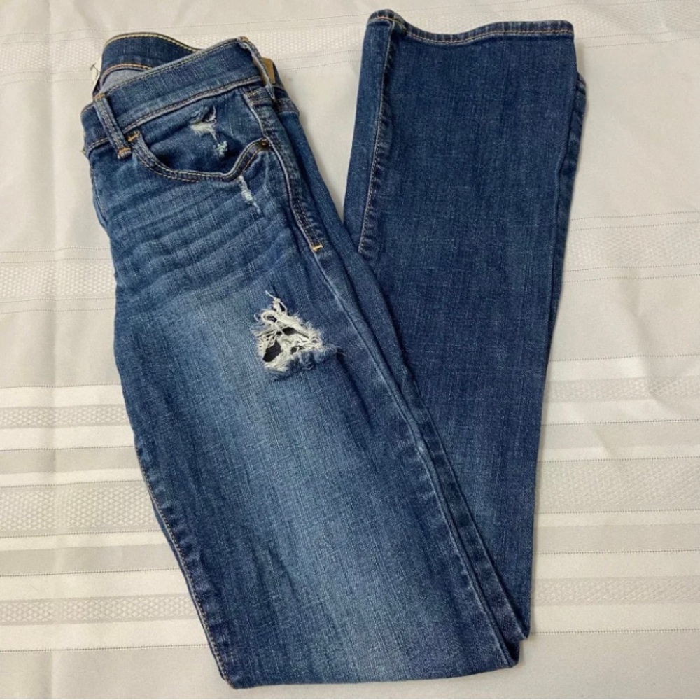 Abercrombie Distressed Jeans  Girls freshly laundered- size  14